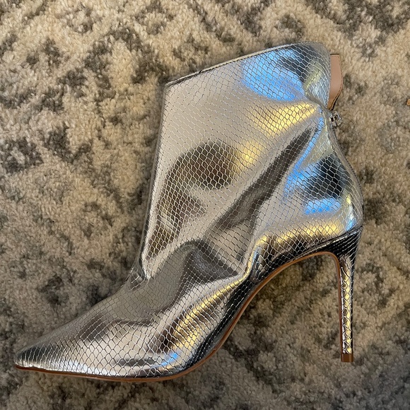 New Aqua Hendrix Metallic Silver Embossed Leather Stiletto Boots - size 10 - Picture 7 of 8
